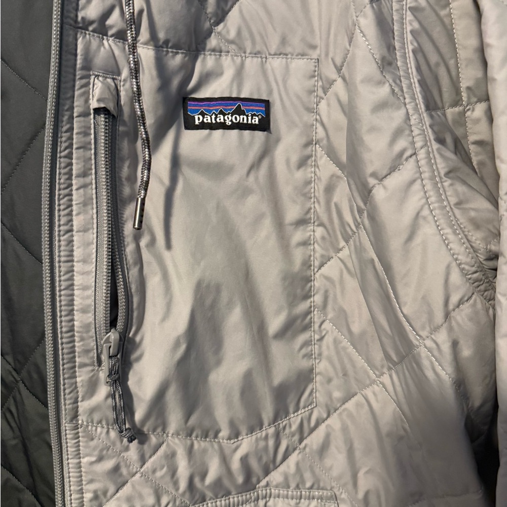 Patagonia Men's Diamond Quilted Bomber Hoodie - Light Grey - Men’s Large - Picture 3 of 5